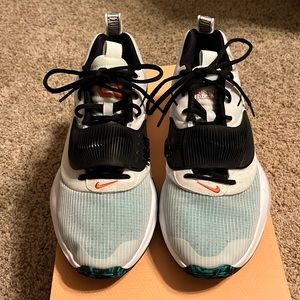 Zoom Freak 3 basketball shoes